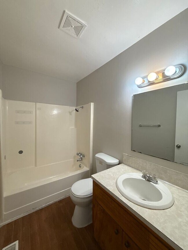 Building Photo - T.R. Lawing Realty Property