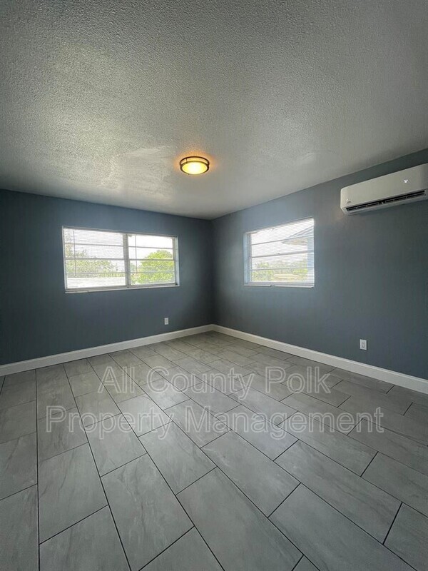 Building Photo - 232 Ave Q NW