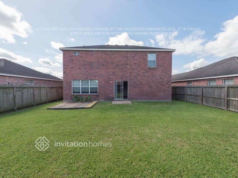 Building Photo - 5511 Rio Ramos St