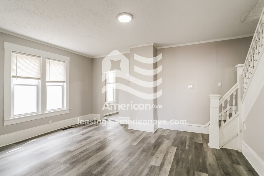 Building Photo - 1615 E Fulton St