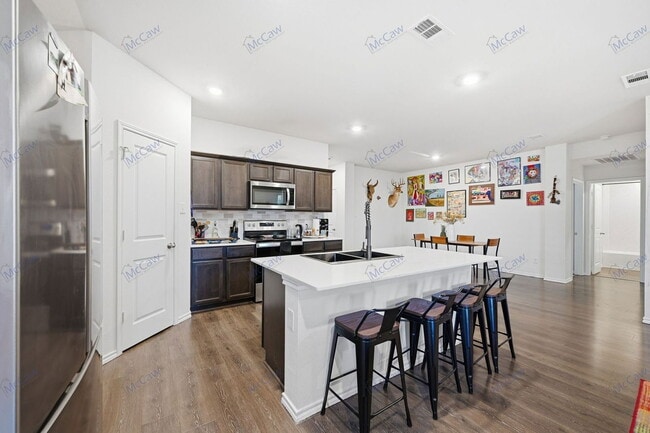 Building Photo - 1212 Briar Hl Dr