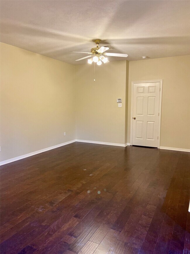 Building Photo - 2915 Sycamore Tree Ct