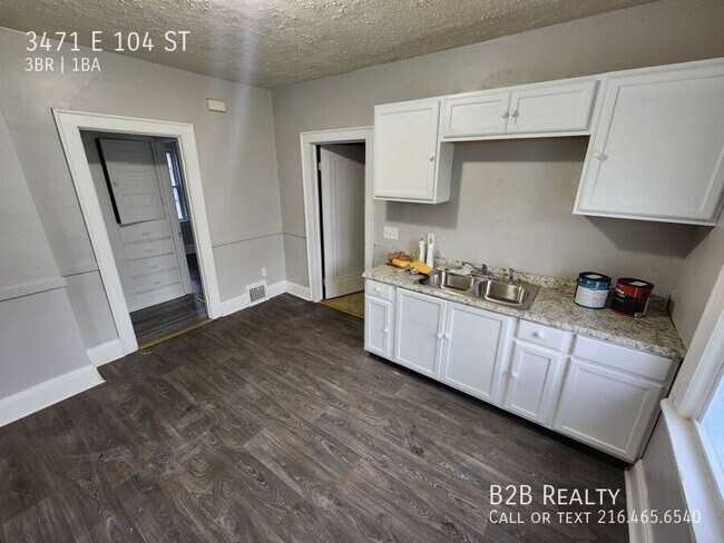 Building Photo - 3471 E 104th St
