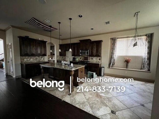 Building Photo - 588 Deverson Dr