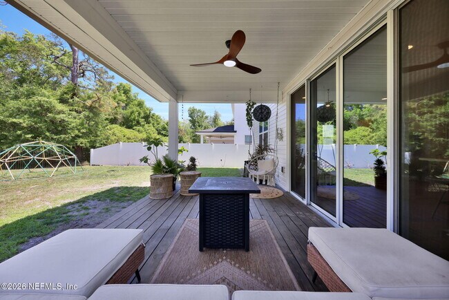 Building Photo - 409 Honeycomb Trl