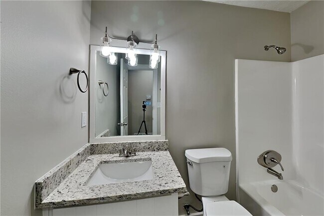 Building Photo - 82 Fox Ridge Ct