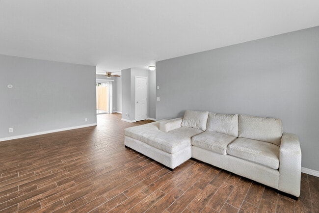 Living Room 2 - 4475 Dale Ave