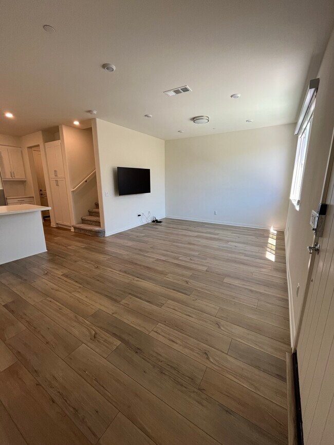 Building Photo - 54 Harmony Dr