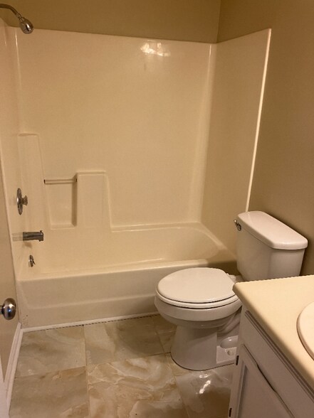 Building Photo - 800 Deer Haven Ct