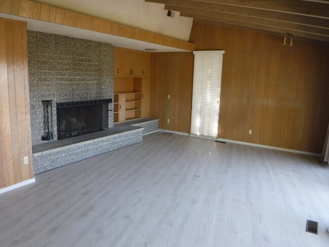 Building Photo - 9120 San Juan Pl