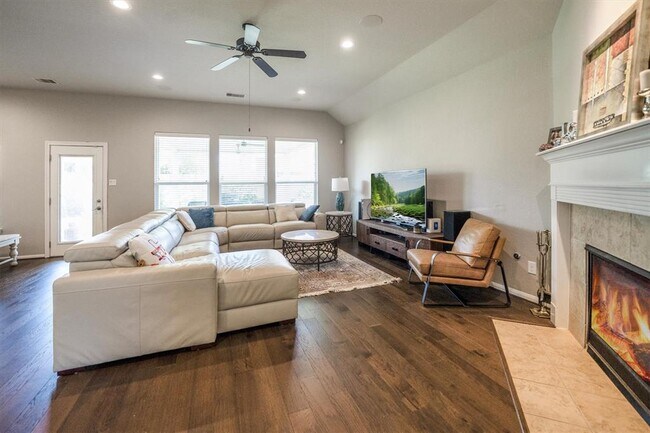 Building Photo - 25227 Hawthorne Blossom Dr
