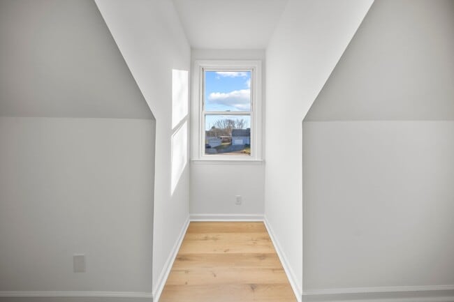 Building Photo - 3 Bedroom 2 Full Bath Home For Rent near Post!