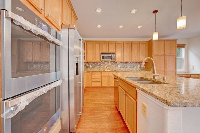 Building Photo - $3,995.00 - 5 Bedrooms, 4 Bathrooms, Single Family Home in Highlands Ranch with Fenced Yard!