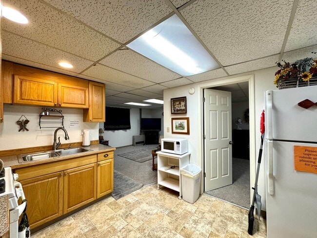 Building Photo - SEASONAL K-BEACH IN-LAW APARTMENT