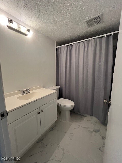 Building Photo - 12498 Riverside Dr