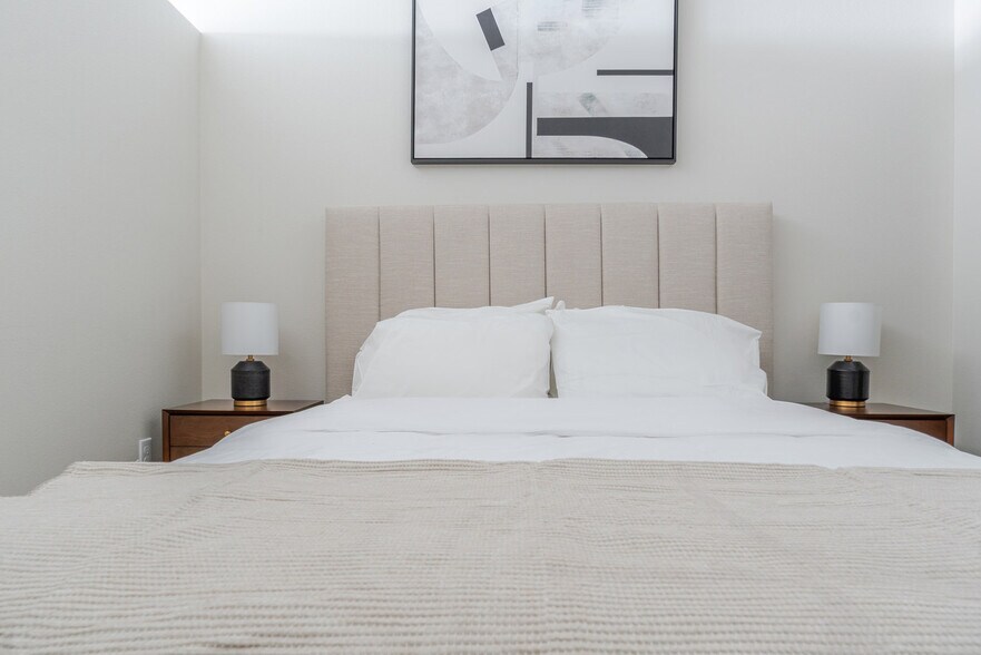 Building Photo - 1955 129th Ave NE