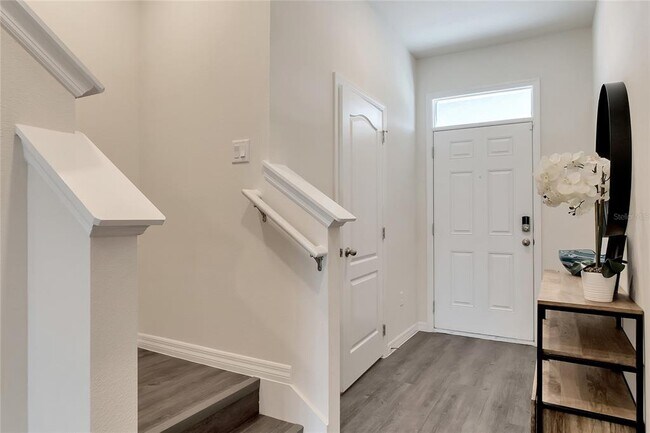 Building Photo - 1720 Cambrelle Wy