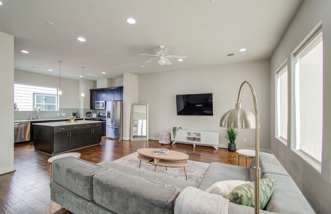 Building Photo - 509 Gregg St