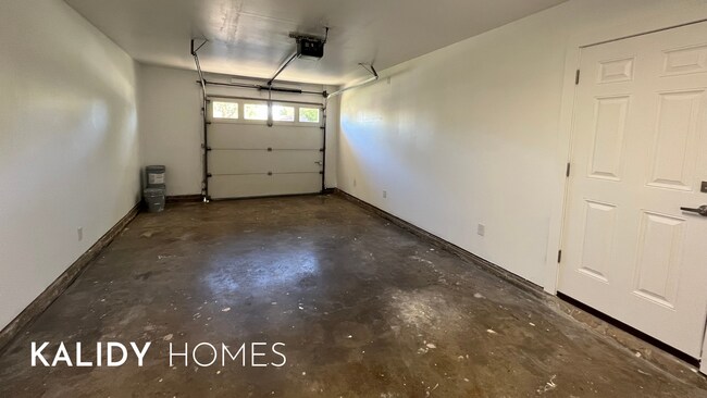 Building Photo - 2813 SW 62nd St