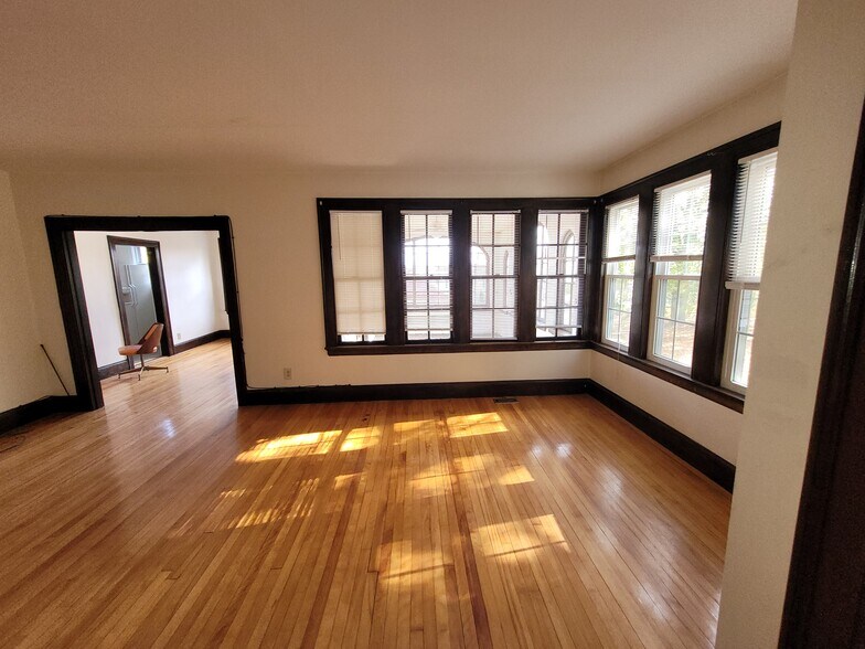 Building Photo - 47 Heywood St