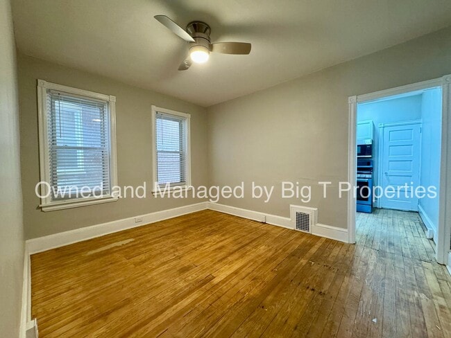 Building Photo - 3 bd updated Townhouse in Baynard Village