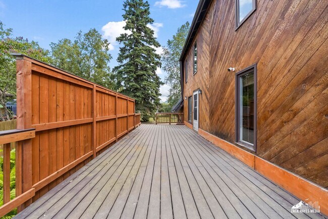 Building Photo - Towne East Single Family Home