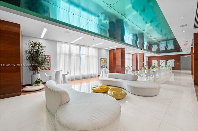 Building Photo - 300 Sunny Isles Blvd