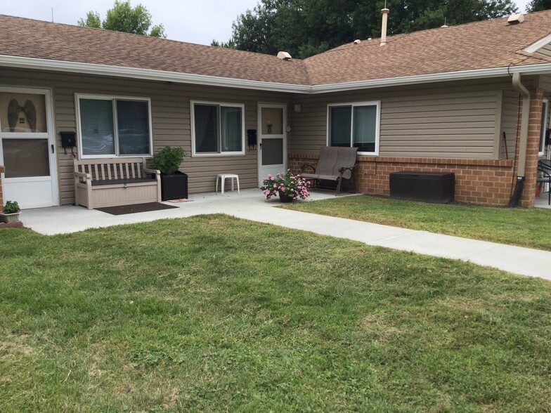 Primary Photo - Loess Hills Estates Affordable Senior Housing