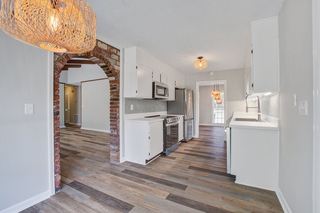 Building Photo - 1805 Chelwood Cir