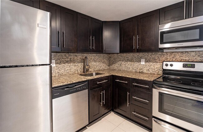 Building Photo - 4800 NW 79th Ave