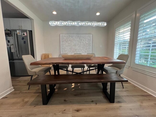 Building Photo - 2906 Pecan Ridge Dr