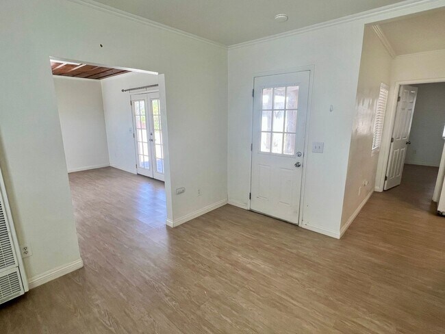 Building Photo - 6551 La Luna Ave