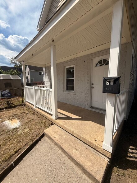 Building Photo - 21 Avenue A