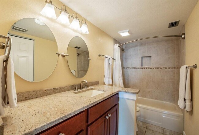 Building Photo - 6295 Bahia Del Mar Cir