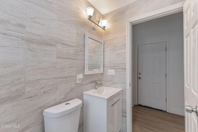 Building Photo - 2210 15th St