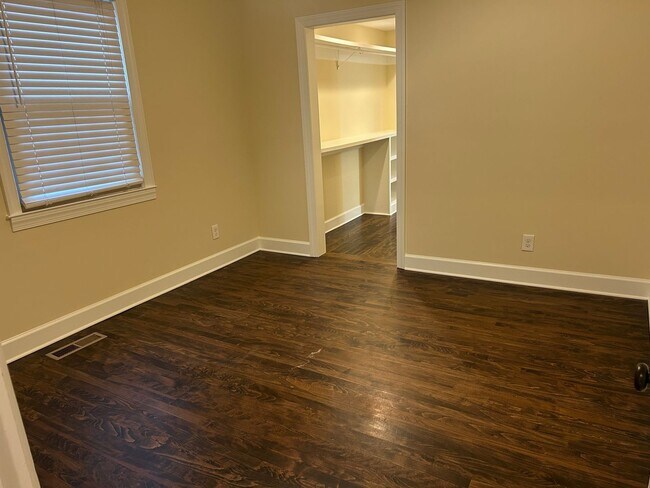 Building Photo - Move-In Ready East Nashville Gem – Bright, Open & Fully Updated