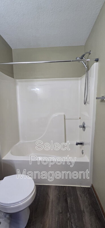 Building Photo - 5308 Gardenview Ave