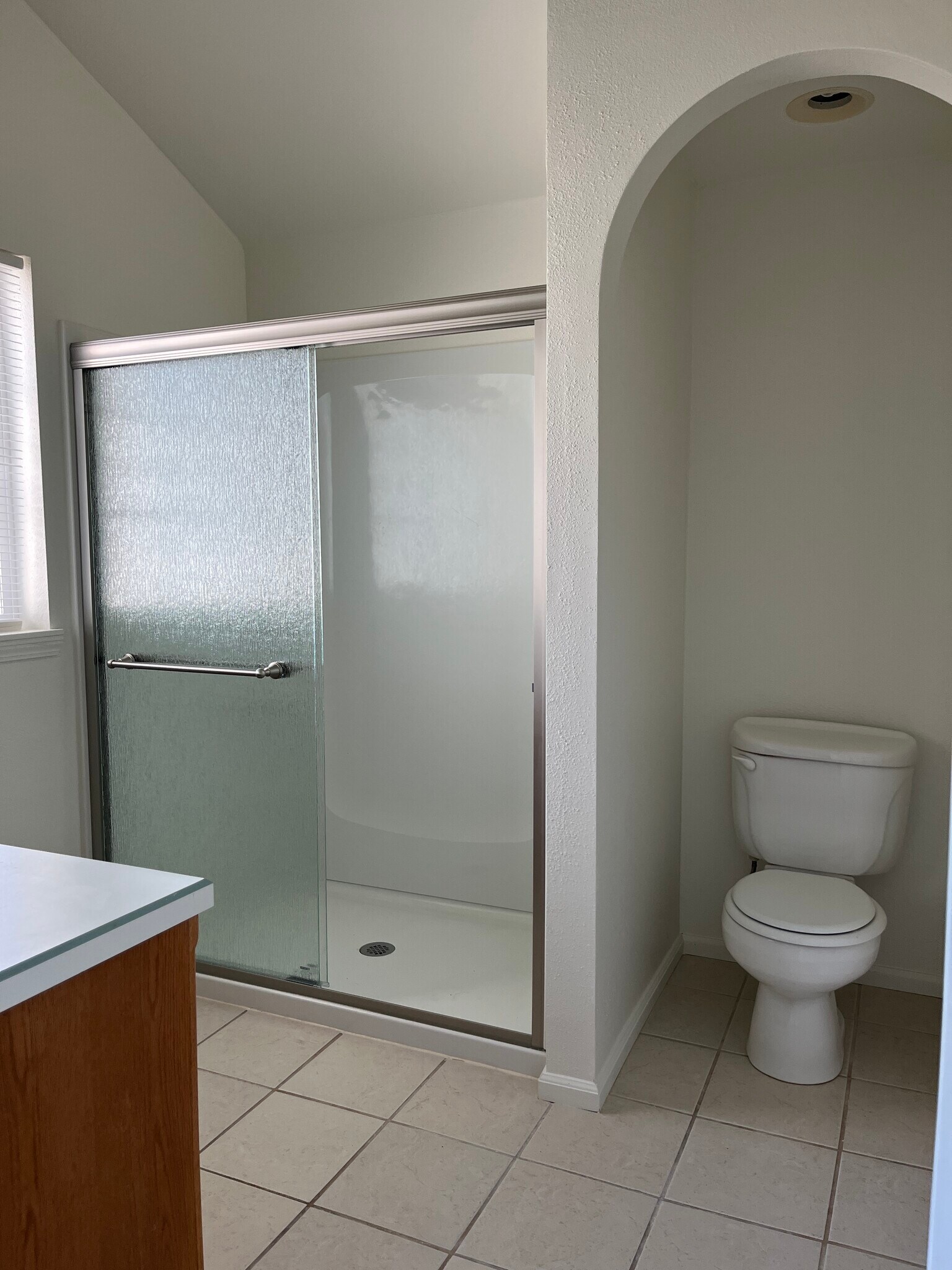 Master bathroom - 2143 SE Douglas Ave