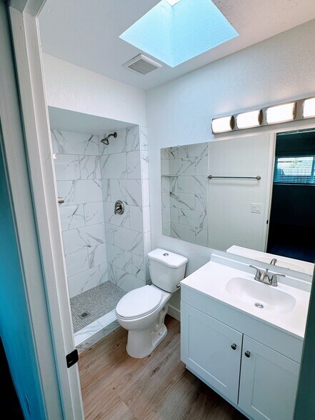 Building Photo - 3401 Egmont Way