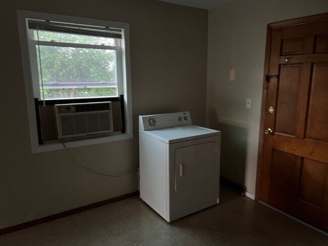 Building Photo - 1319/1321 S. State St.