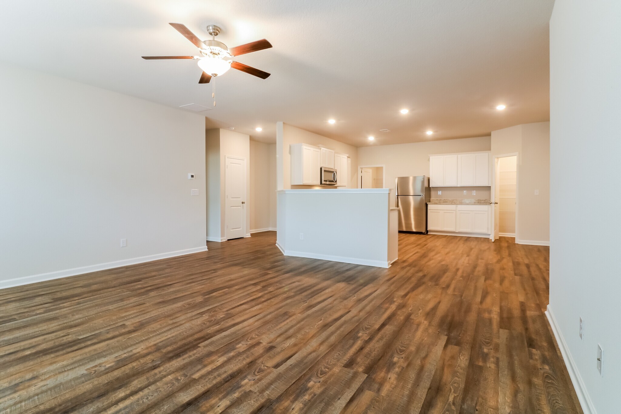 Building Photo - 3359 Bridgewood Dr