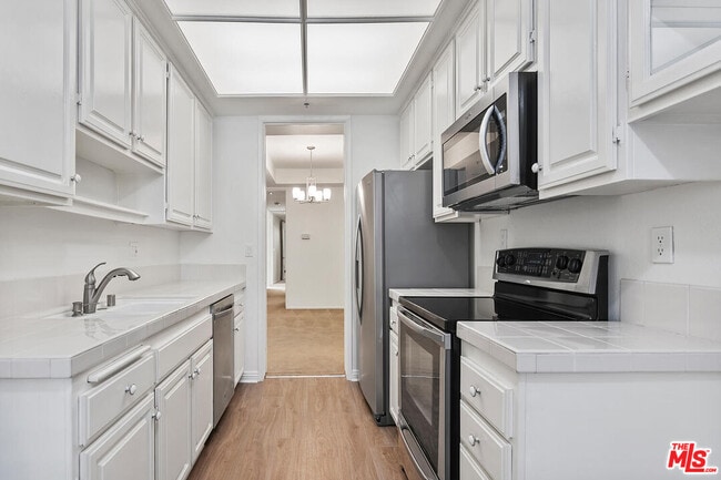 Building Photo - 2131 Century Park Ln