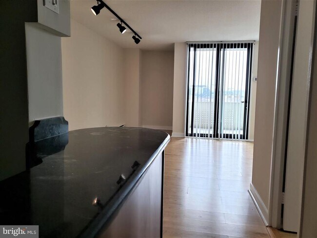 Building Photo - 1250 4th St SW