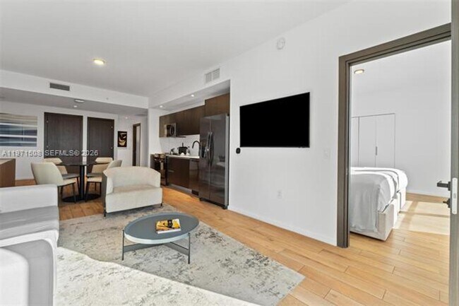 Building Photo - 398 NE 5th St