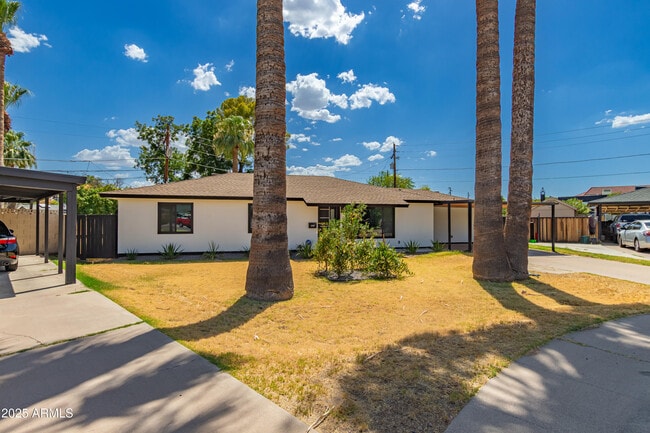 Building Photo - 3707 E Amelia Ave