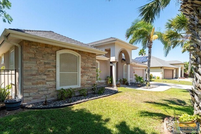 Building Photo - 28 Cypress Point Dr