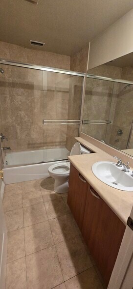 Building Photo - 2221 Grant Ave