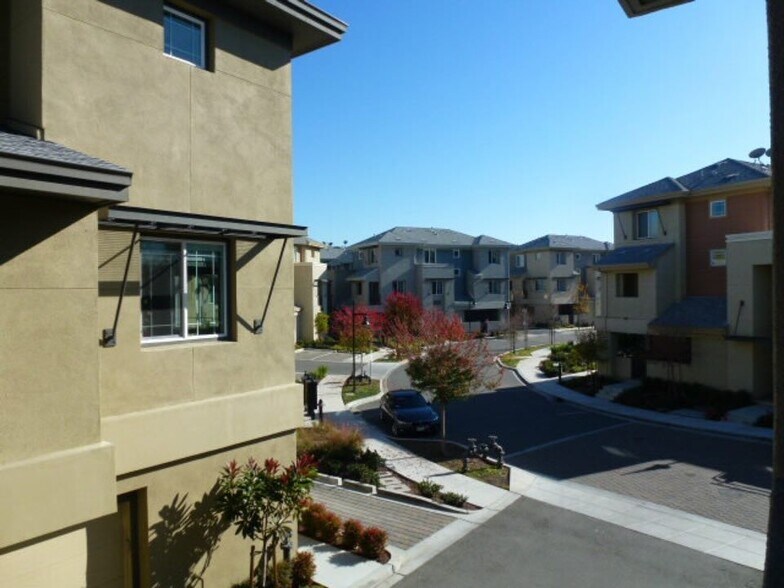 Building Photo - 1121 Tuolumne Lane