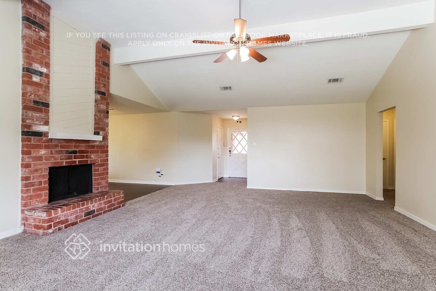 Building Photo - 2307 Pepperweed Dr
