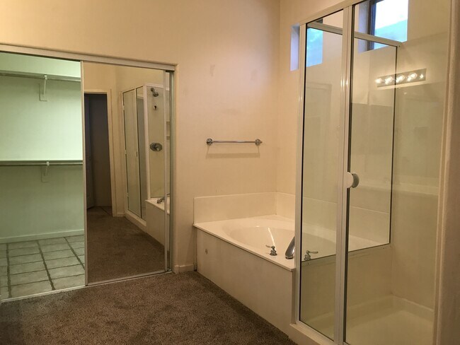 Building Photo - Gated Community - Golf Course Lot - 3 Bed ...